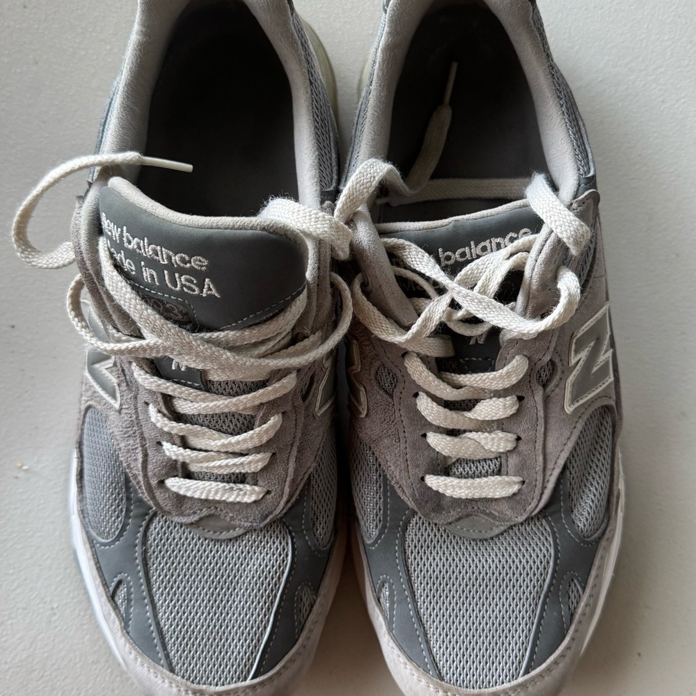 New Balance Men’s 993 size 10.5D used condition. Please check pictures.
